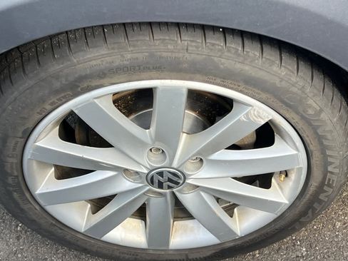 Used 2011 Volkswagen Golf TDI image 14