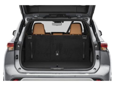 New 2026 Toyota Highlander Platinum image 13