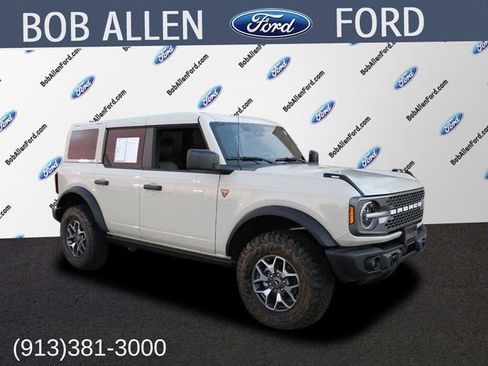 Used 2025 Ford Bronco Badlands image 1