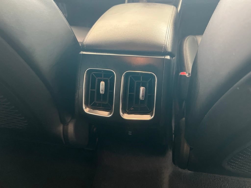 Certified 2024 Kia Sorento S FWD image 18