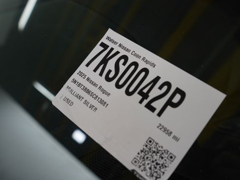 Used 2025 Nissan Rogue SV AWD/4WD image 31