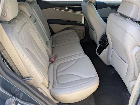 Used 2019 Lincoln Nautilus Select FWD image 20