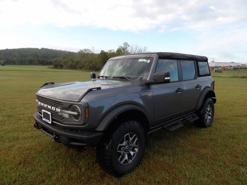 New 2024 Ford Bronco Badlands AWD/4WD image 9