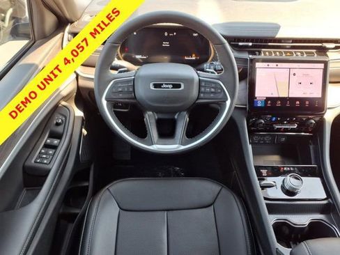 New 2025 Jeep Grand Cherokee L Limited w/ Luxury Tech Group II AWD/4WD image 5