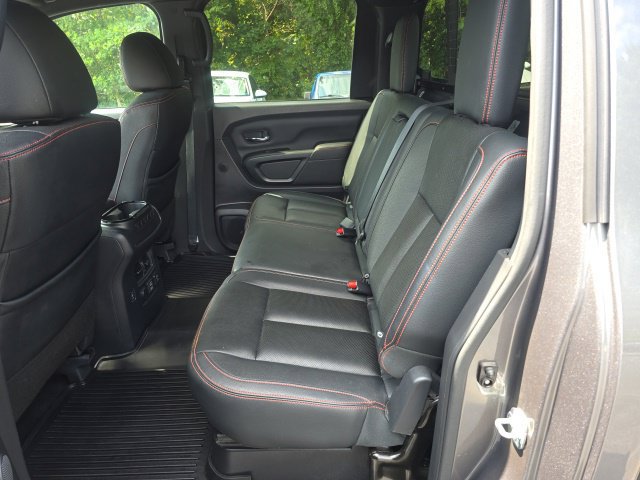 Used 2024 Nissan Titan PRO-4X w/ Pro-4x Convenience Package AWD/4WD image 14