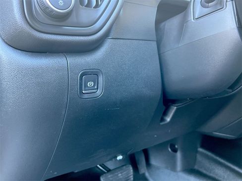 Used 2020 Chevrolet Silverado 1500 W/T image 15