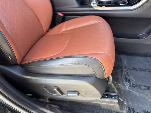 Used 2022 Kia Carnival SX image 28