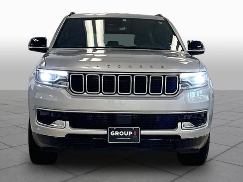 Used 2023 Jeep Wagoneer 2WD image 3