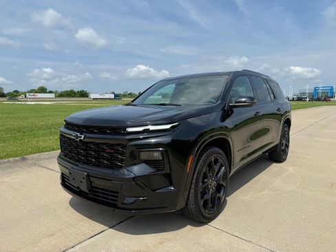 Used 2024 Chevrolet Traverse RS AWD/4WD image 11