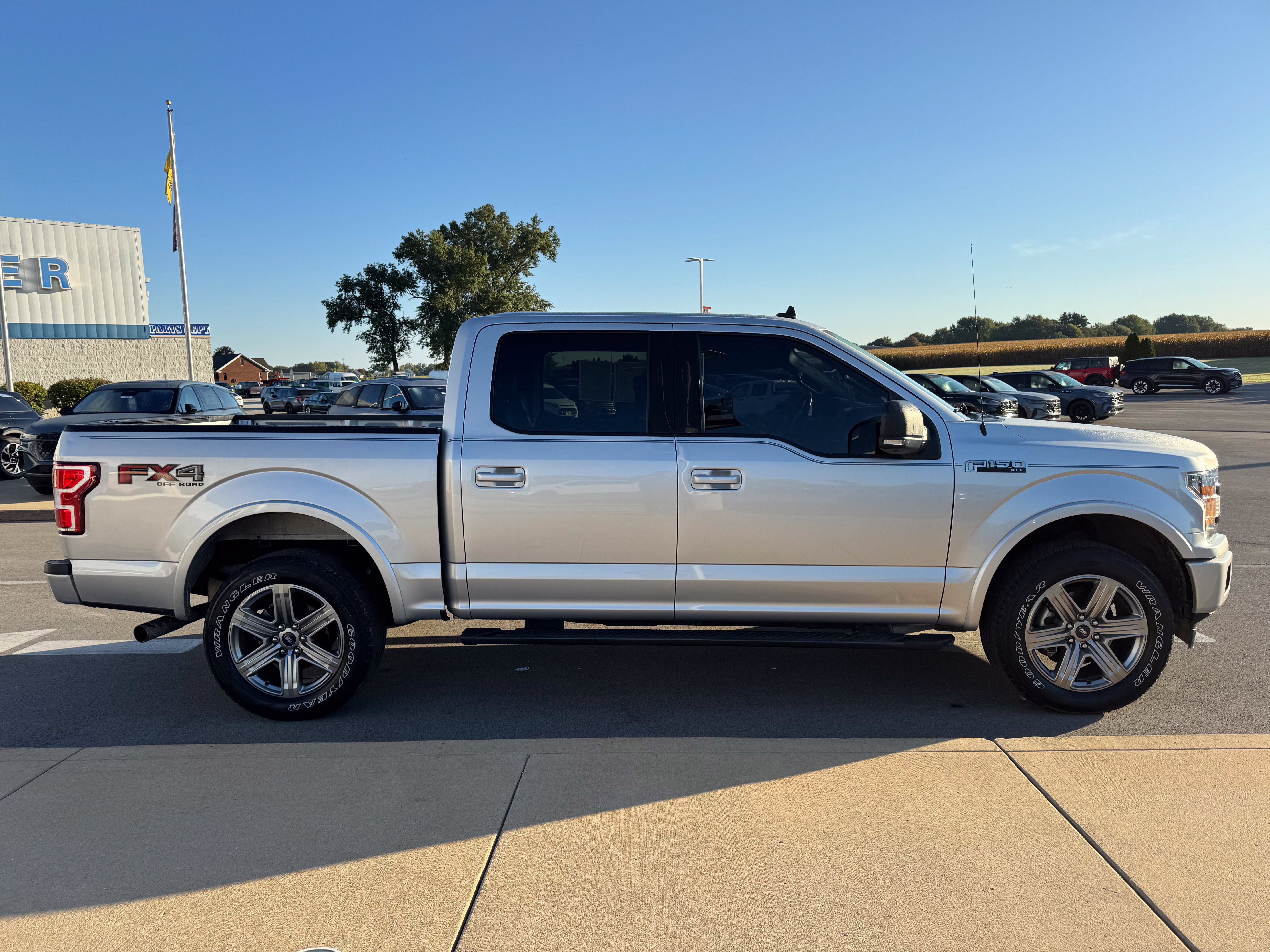 Used 2019 Ford F150 XLT w/ Equipment Group 302A Luxury AWD/4WD image 8