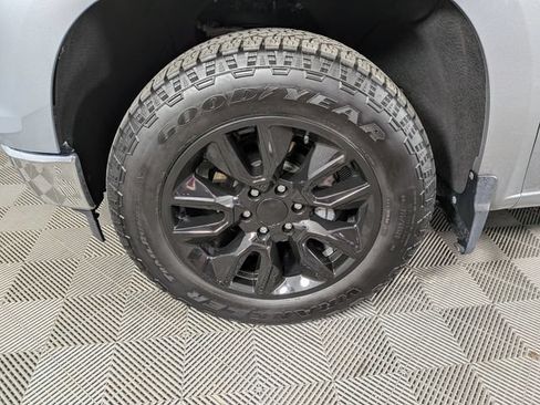 Used 2024 Chevrolet Silverado 1500 LT AWD/4WD image 33