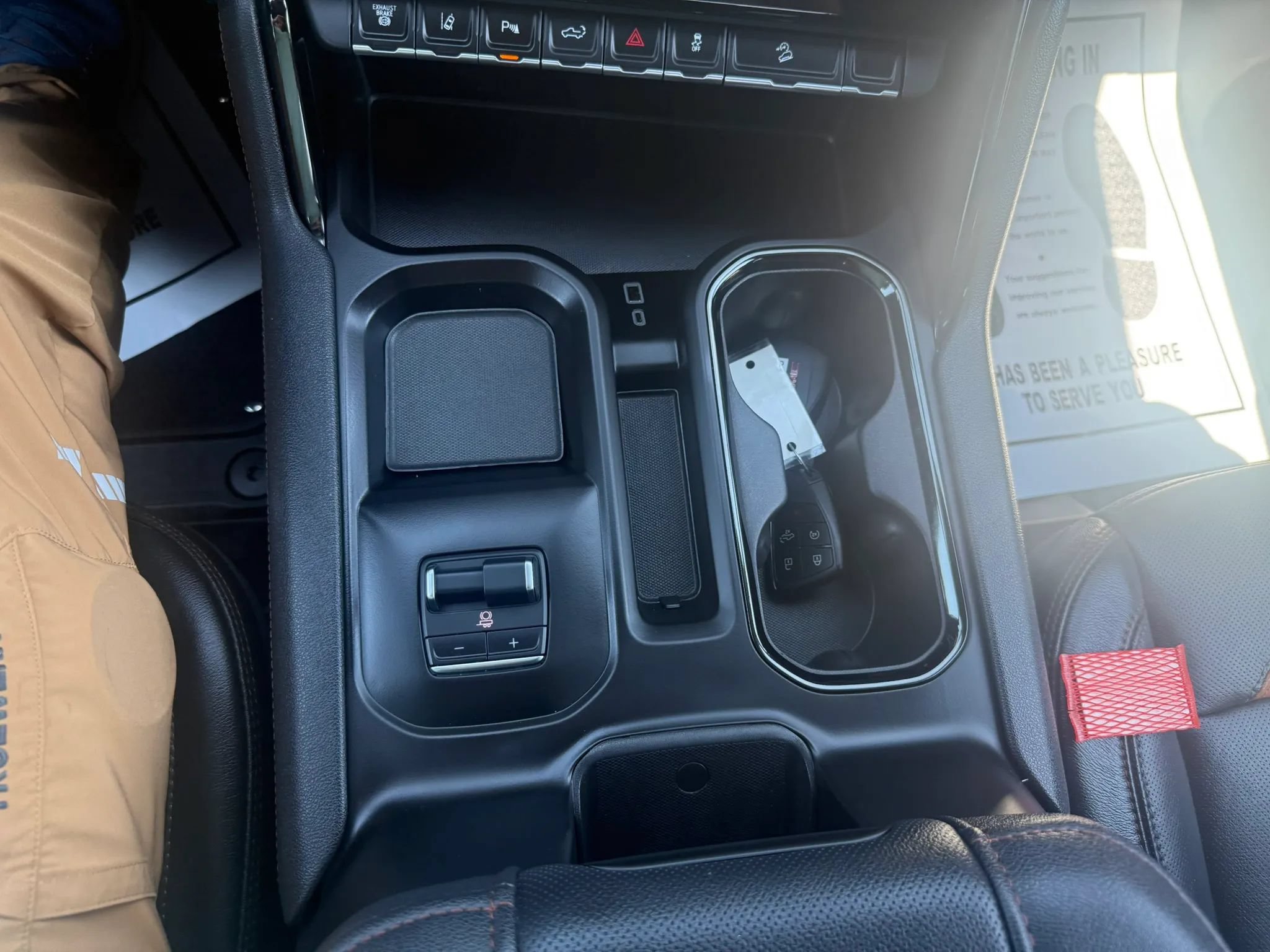 Used 2025 GMC Sierra 2500 AT4 AWD/4WD image 13