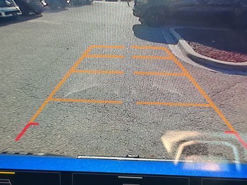 Used 2022 Chevrolet Silverado 1500 LT w/ Convenience Package II image 21