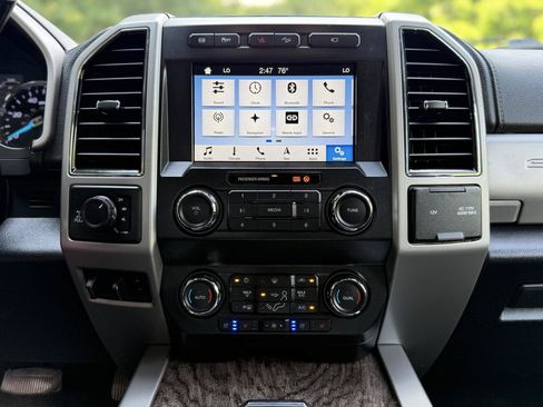 Used 2019 Ford F350 Lariat w/ Chrome Package AWD/4WD image 14