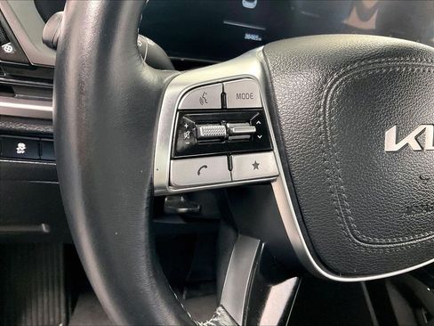 Used 2024 Kia Telluride LX AWD/4WD image 23