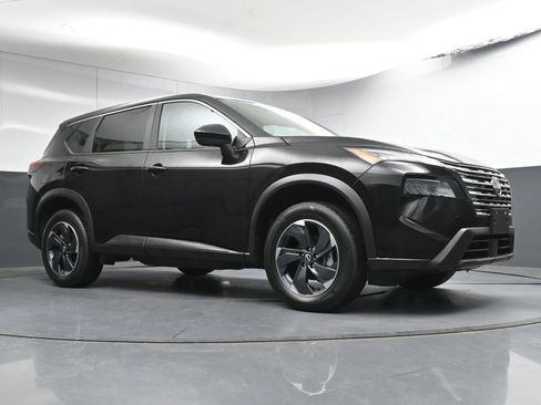 Used 2024 Nissan Rogue SV image 24