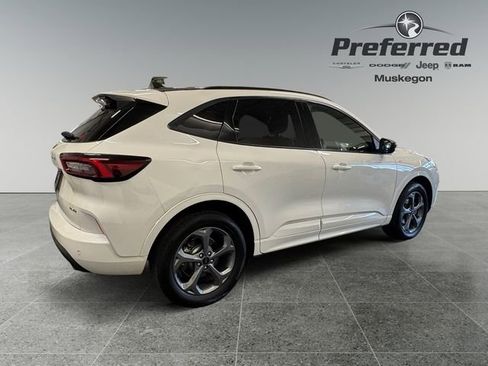 Used 2023 Ford Escape ST-Line w/ Tech Pack #1 AWD/4WD image 17
