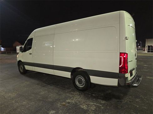 Used 2021 Mercedes-Benz Sprinter 2500 image 6