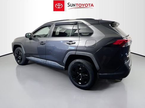 Used 2019 Toyota RAV4 LE FWD image 6