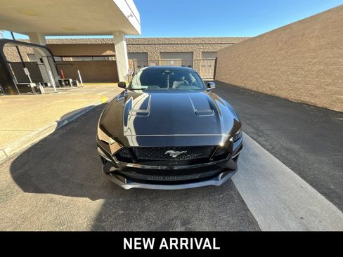 Used 2021 Ford Mustang GT RWD image 2