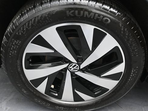 Used 2023 Volkswagen ID.4 Pro image 37