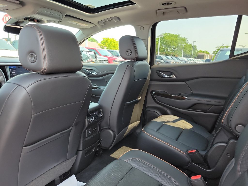 Used 2022 GMC Acadia AT4 w/ Technology Package AWD/4WD image 16