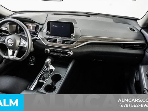 Used 2025 Nissan Altima 2.5 SV FWD image 21