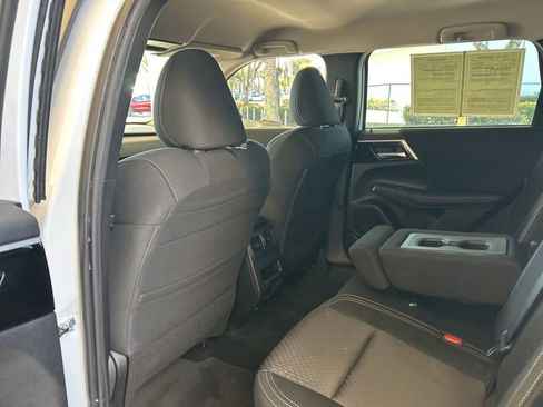 Used 2022 Mitsubishi Outlander ES image 33