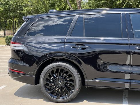 New 2025 Lincoln Aviator Reserve w/ Equipment Group 201A image 11