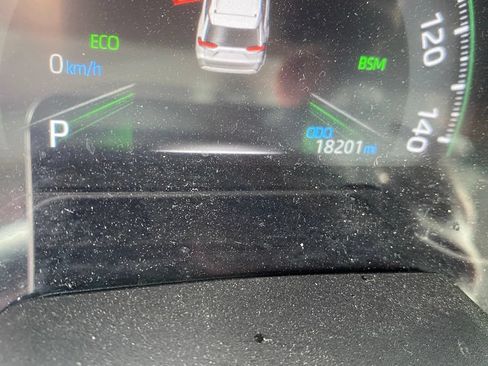 Used 2025 Toyota RAV4 XLE Premium w/ Weather Package AWD/4WD image 5