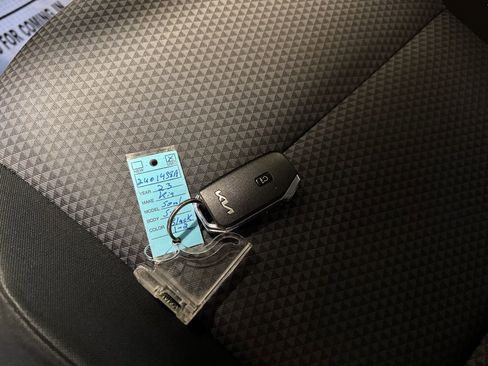 Used 2023 Kia Soul S FWD image 32
