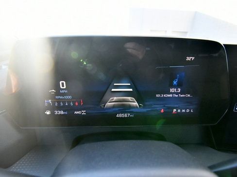 Used 2025 Chevrolet Traverse LT AWD/4WD image 22