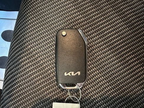 Used 2023 Kia Seltos LX AWD/4WD image 17