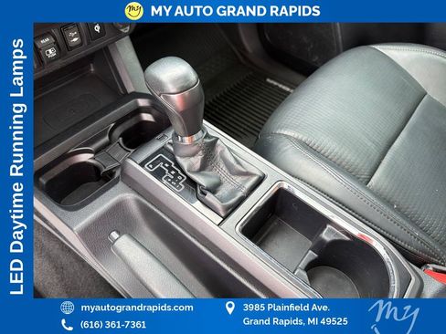 Used 2018 Toyota Tacoma TRD Off-Road AWD/4WD image 24