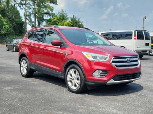 Used 2017 Ford Escape SE w/ Equipment Group 201A FWD image 33
