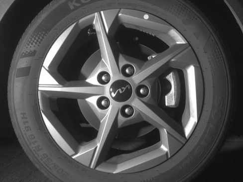 Used 2025 Kia K4 LXS image 13