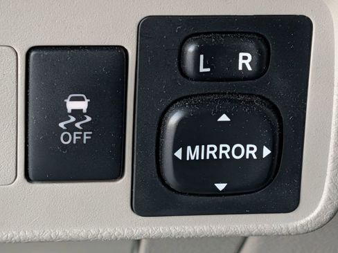 Used 2010 Toyota Corolla image 34