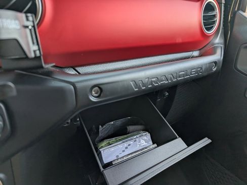 Used 2021 Jeep Wrangler Unlimited Rubicon w/ Xtreme Recon 35" Tire Package image 32