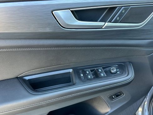 New 2026 Volkswagen Atlas Cross Sport SE image 9