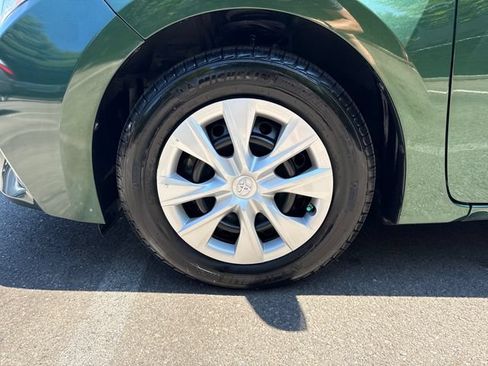 Used 2015 Toyota Corolla LE FWD image 26