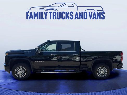 Used 2020 Chevrolet Silverado 2500 High Country w/ Technology Package AWD/4WD image 2