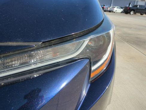 Used 2020 Toyota Corolla LE image 9