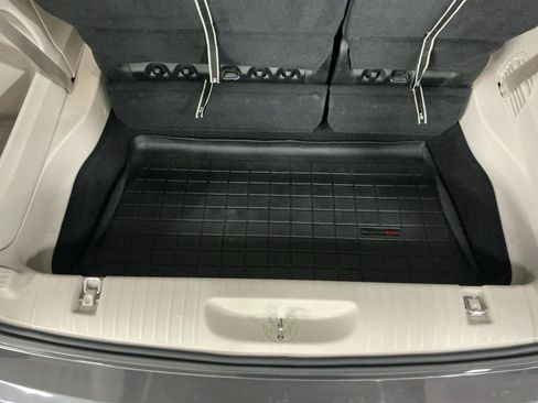 Used 2019 Chrysler Pacifica Touring Plus w/ Tire & Wheel Group FWD image 11