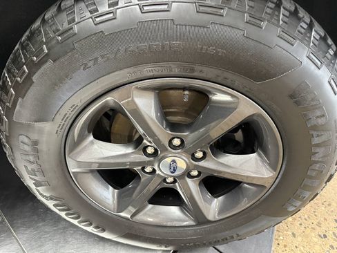 Used 2019 Ford Expedition Max XLT w/ Equipment Group 202A AWD/4WD image 30