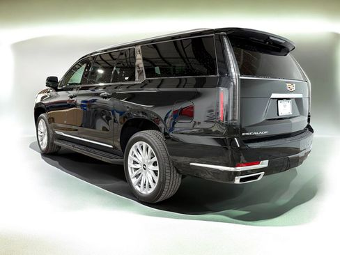 New 2025 Cadillac Escalade ESV Luxury image 3