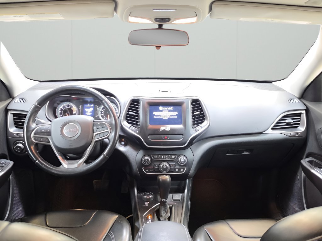 Used 2019 Jeep Cherokee Latitude Plus AWD/4WD image 13