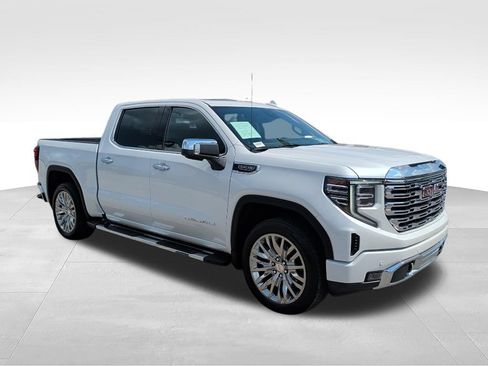 Used 2022 GMC Sierra 1500 Denali AWD/4WD image 3