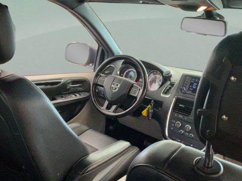 Used 2019 Dodge Grand Caravan SXT FWD image 26