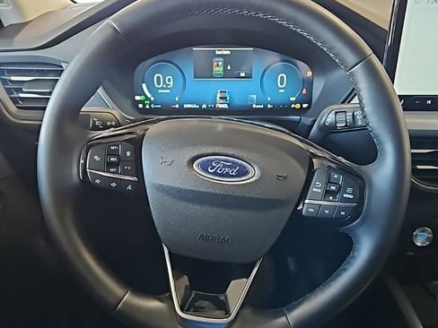 Used 2025 Ford Escape Platinum AWD/4WD image 34