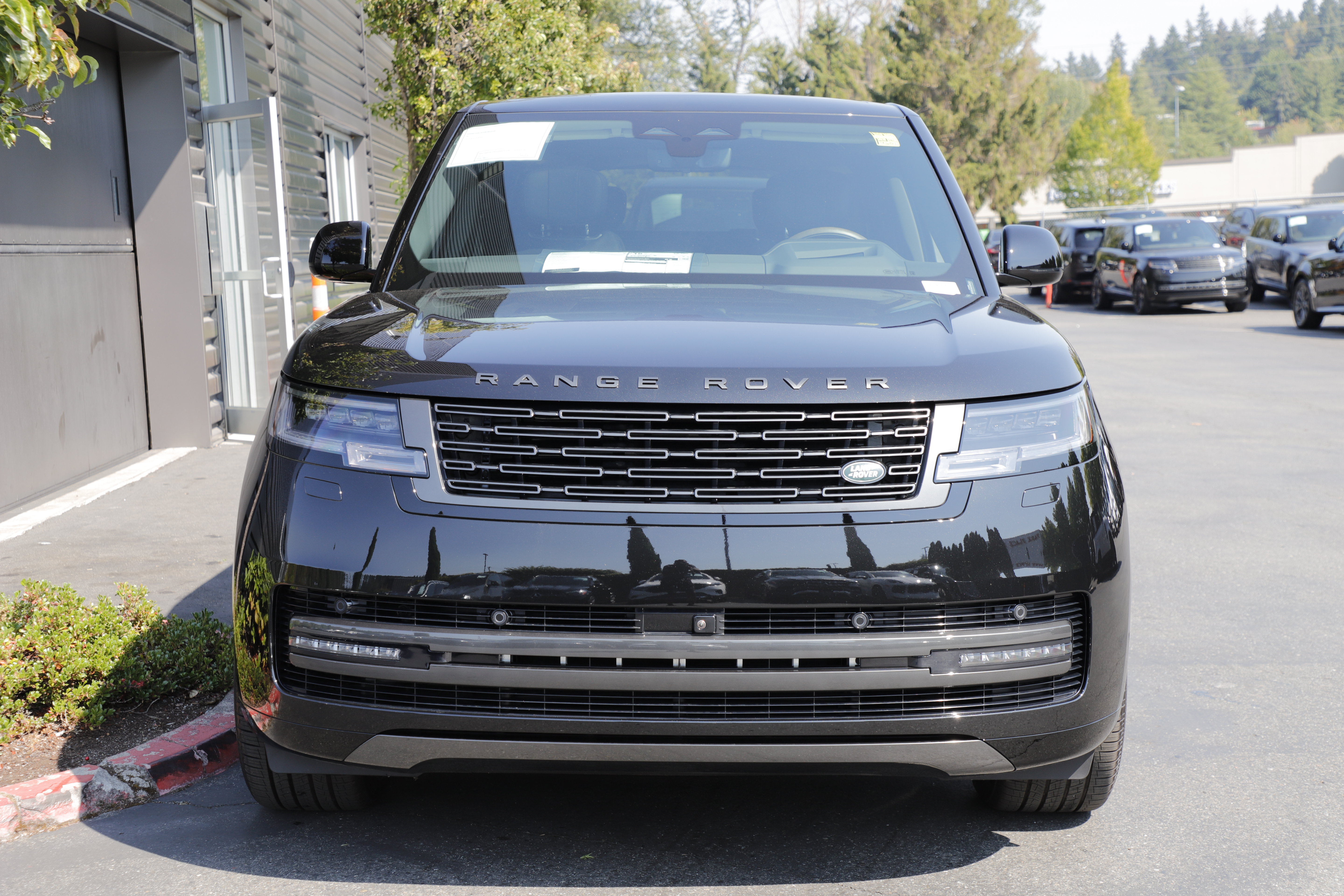 New 2026 Land Rover Range Rover Long Wheelbase Autobiography AWD/4WD image 6